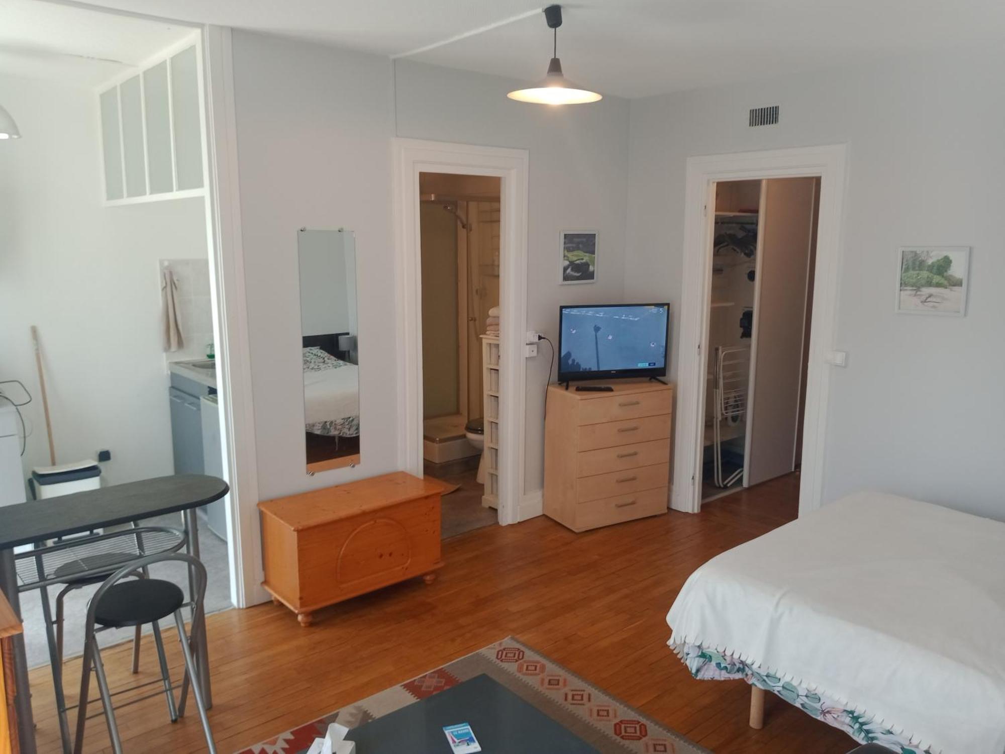 Appartement Perret 105 Rue Victor Hugo, Lumineux, Plein Centre, Parking Prive Arrivee Autonome Tout A Pied Le Havre Exterior foto